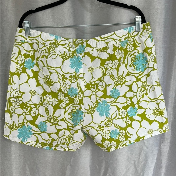 Natural Reflections Green and Blue Cargo Shorts for Summer Adventures - Picture 6 of 6